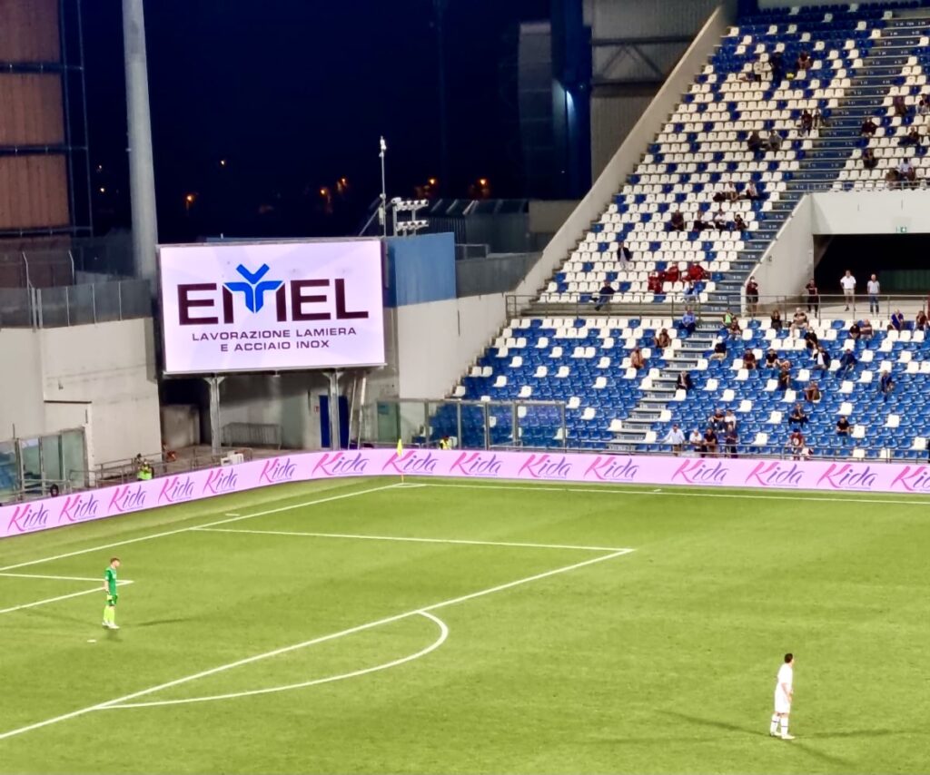 stadio mapei con giocatori della Reggiana in campo