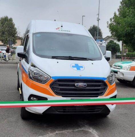 Un' Ambulanza di croce azzurra di Poviglio destinata al trasporto dei