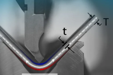 Esempio di piegatura lamiera con indicazione di spessore, asse neutro e formula del fattore K (K=t/T)